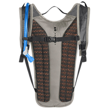 Cargar imagen en el visor de la galería, CAMELBAK MOCHILA CLASSIC LIGHT 70 OZ ALUMINIUM/BLACK