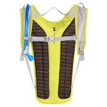 Cargar imagen en el visor de la galería, CAMELBAK MOCHILA CLASSIC LIGHT 70 OZ SAFETY YELLOW/SILVER