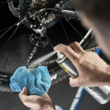 Cargar imagen en el visor de la galería, WD‑40 BIKE DESENGRASANTE DE CADENA Y PIEZAS